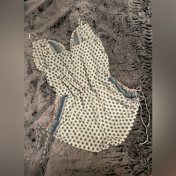 Romper - Picture 5 of 5